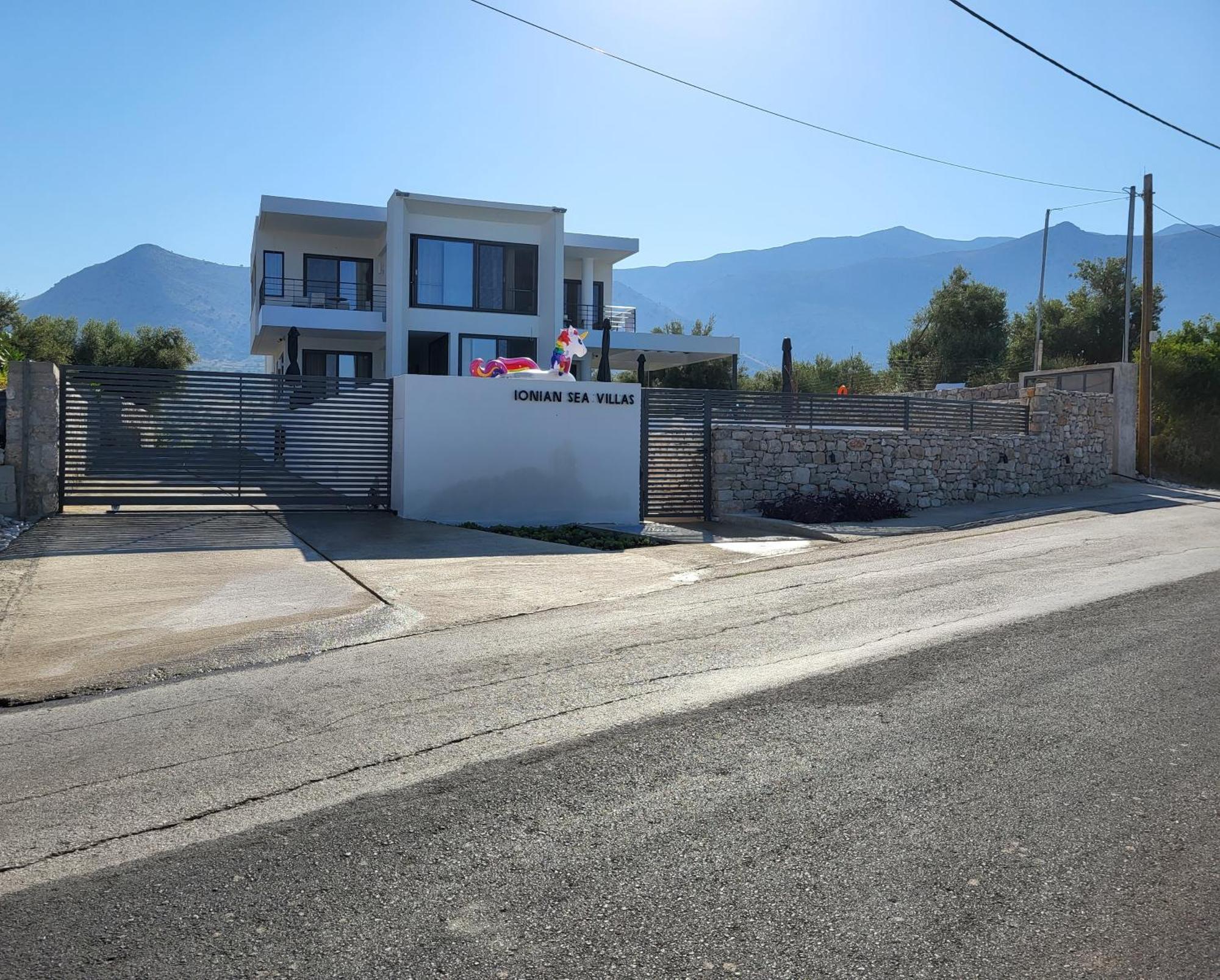Ionian Sea Villas Paleros Pokoj fotografie
